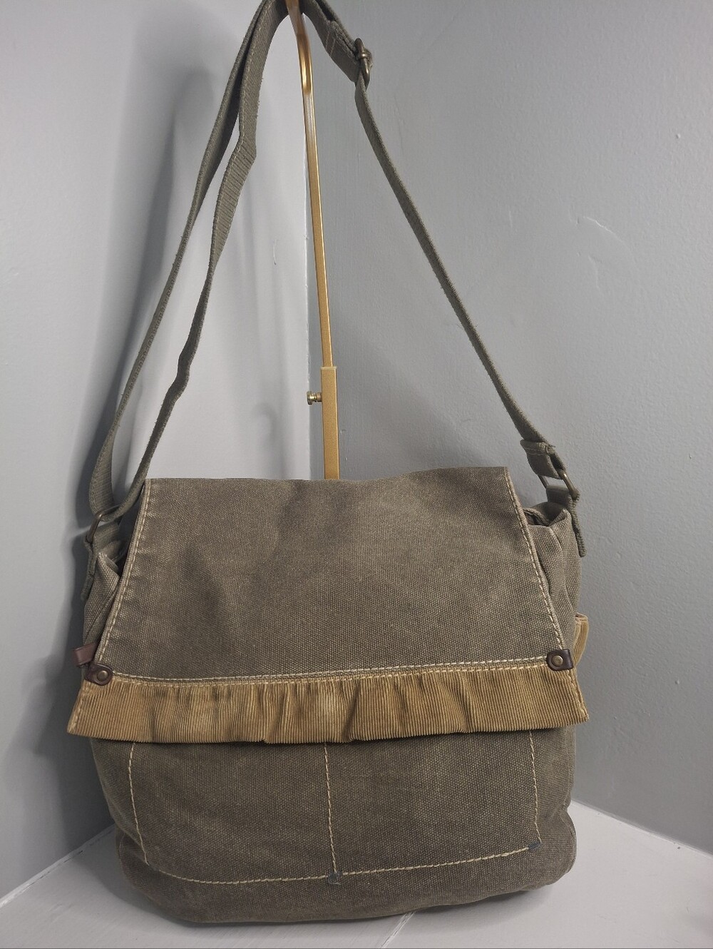 Fossil Vintage Canvas Messenger Bag Floral Lined Crossbody Shoulder Bag